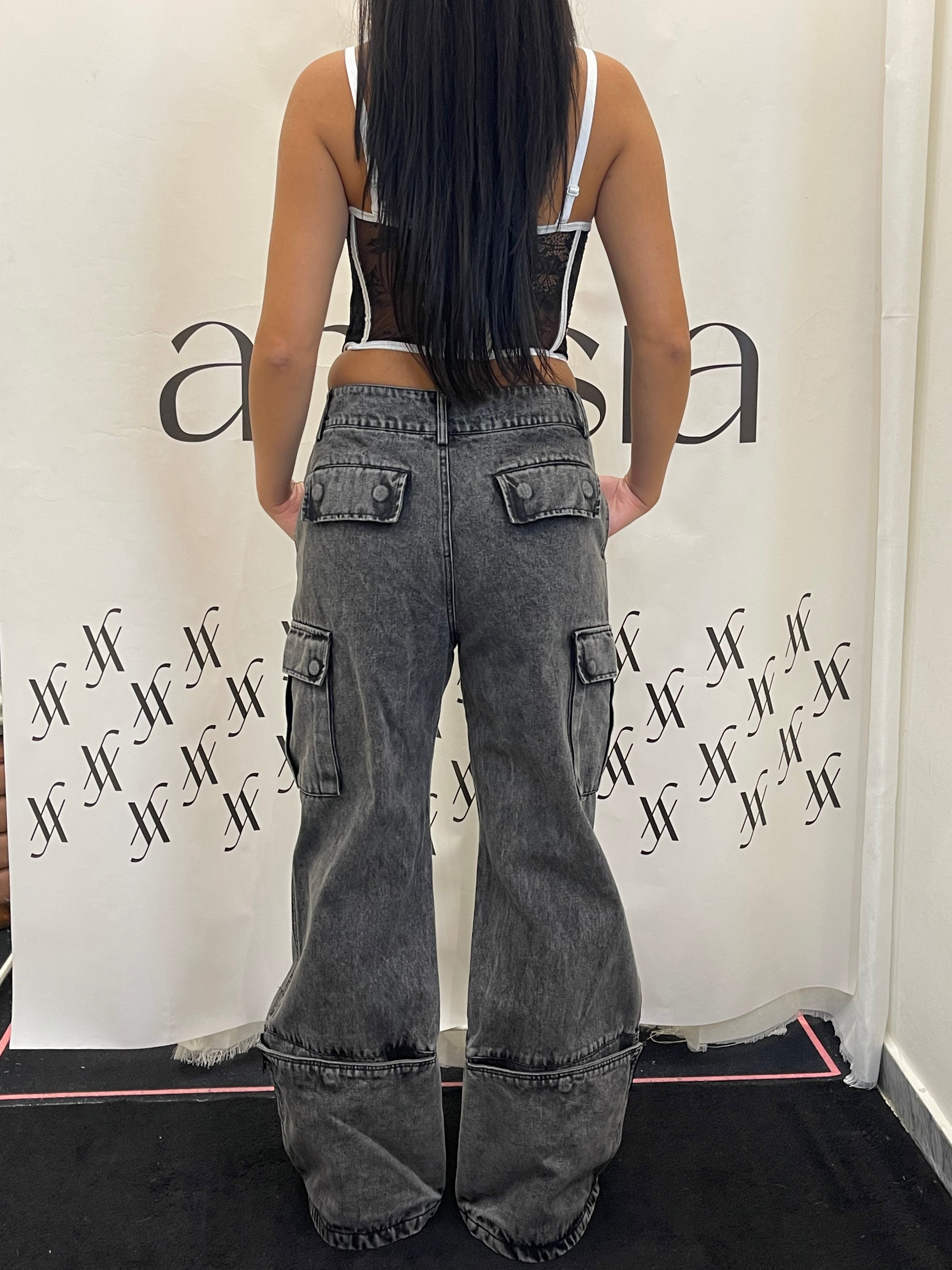 Jeans cargo con corsetto